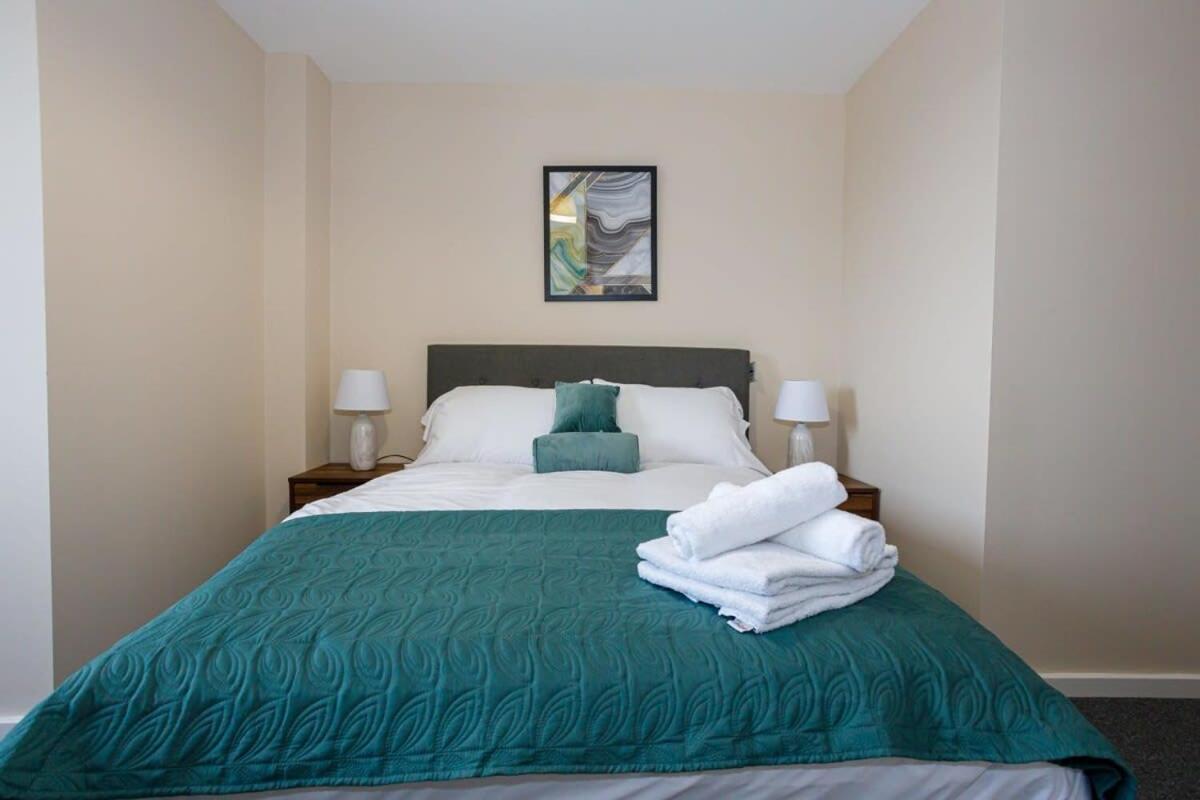 Apartment Contemporary 2 Bedroom Manchester